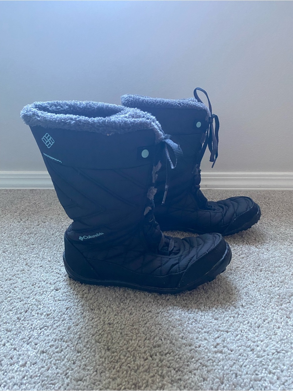 Columbia Kids Black Quilted Snow Boots with Faux Fur | big kids 6
